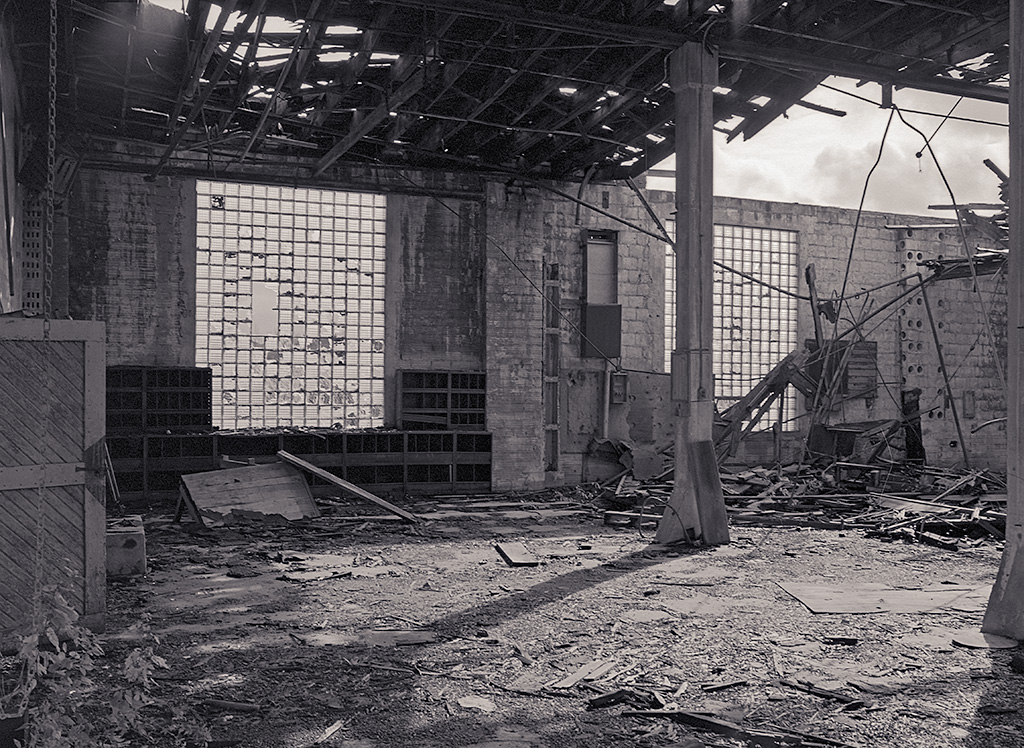 East Side Port Huron & Detroit Roundhouse
View from the center wall back door looking east.

October 24, 2009
