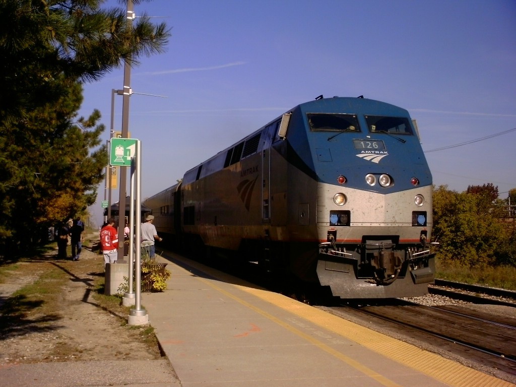 Amtrak 353 at Royal Oak - 126 leading
