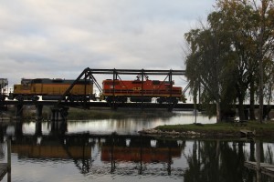 MQT 2041 and 2042 Manistee River Truss Bridge 10-26-2021.jpg