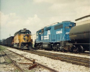 CR 7717 nbd & B&O 4328 ebd Oakland ave Lansing May 1987.jpg