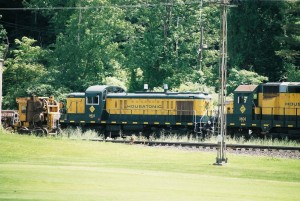 Housatonic 9935 Canaan Yard 6-27-2011.jpg