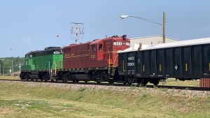 MR #1323 and #ILSX 1345 reversing into Eagle Mills mine